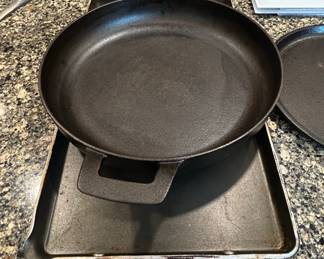 Cast Iron Dual Handle Skillet and Rectangular Griddle Set
