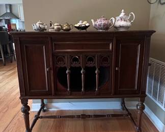 Brunswick Model RA Console Phonograph Circa s