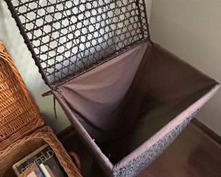 Woven Wicker Laundry Hamper with Fabric Liner and Lattice Lid