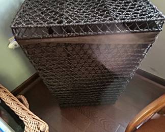 Woven Wicker Laundry Hamper with Fabric Liner and Lattice Lid second image