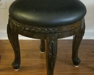 Swivel stool.