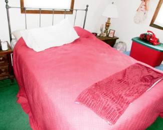 QUEEN BED