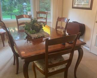 Mahogany Queen Anne Style Extension Dining Table