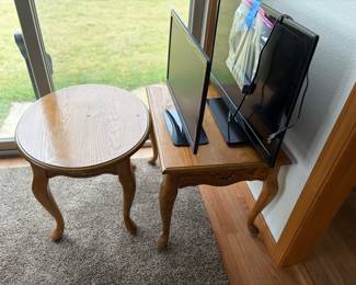 End tables, screen and tv