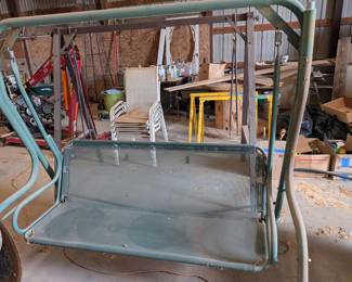 Swing glider for patio