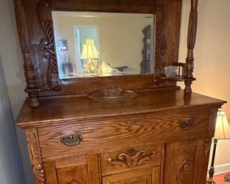 Tiger Oak Sideboard with Mirror Back Hutch Style