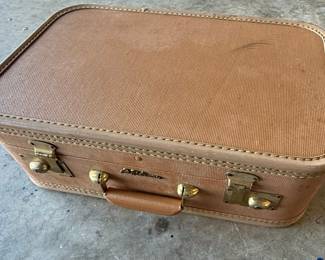 Lady Baltimore Vintage Suitcase