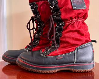 Coach Shaine Snow Boots Red 6.5