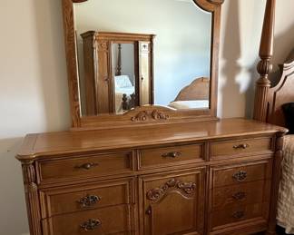 Lexington Victorian Sampler Oak Dresser with Mirror