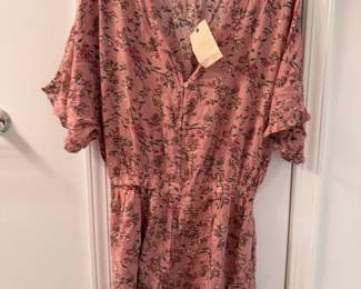 Easel Ditzy Floral Pink Romper NWT M