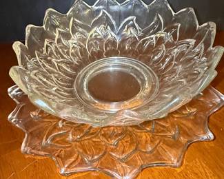 Federal Glass Petal Clear Glass Bowl