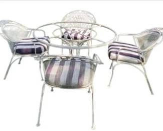 Vintage Meadowcraft Wrought Iron Patio Set With 4 Chairs And Table