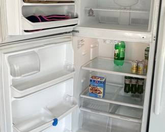 Kenmore Style Top-Freezer Refrigerator