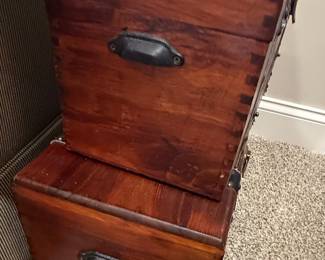Vintage Style Decorative Storage Trunk Set