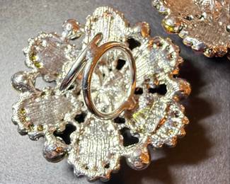 Costume Jewelry Flower Brooch Set