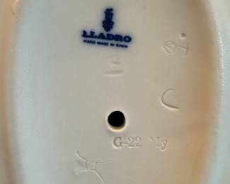 Lladro Cinderella Lost Slipper #4828 Porcelain Figurine