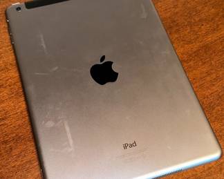 Apple iPad 5th Generation (Model A1822)