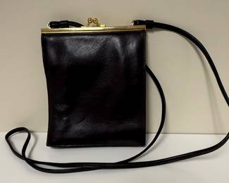 Bechamel Kiss Lock Crossbody Handbag