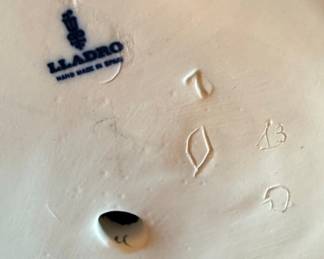Lladro Girl with Geese Porcelain Figurine #4568