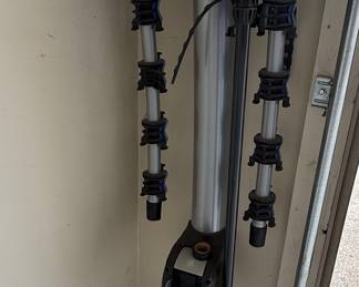 Yakima RidgeBack 4 Bike Hitch Mount