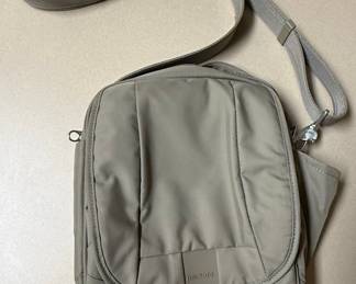 Pacsafe Metrosafe LS-series Crossbody Bag
