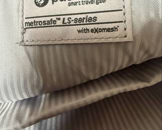 Pacsafe Metrosafe LS-series Crossbody Bag