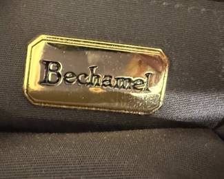 Bechamel Kiss Lock Crossbody Handbag