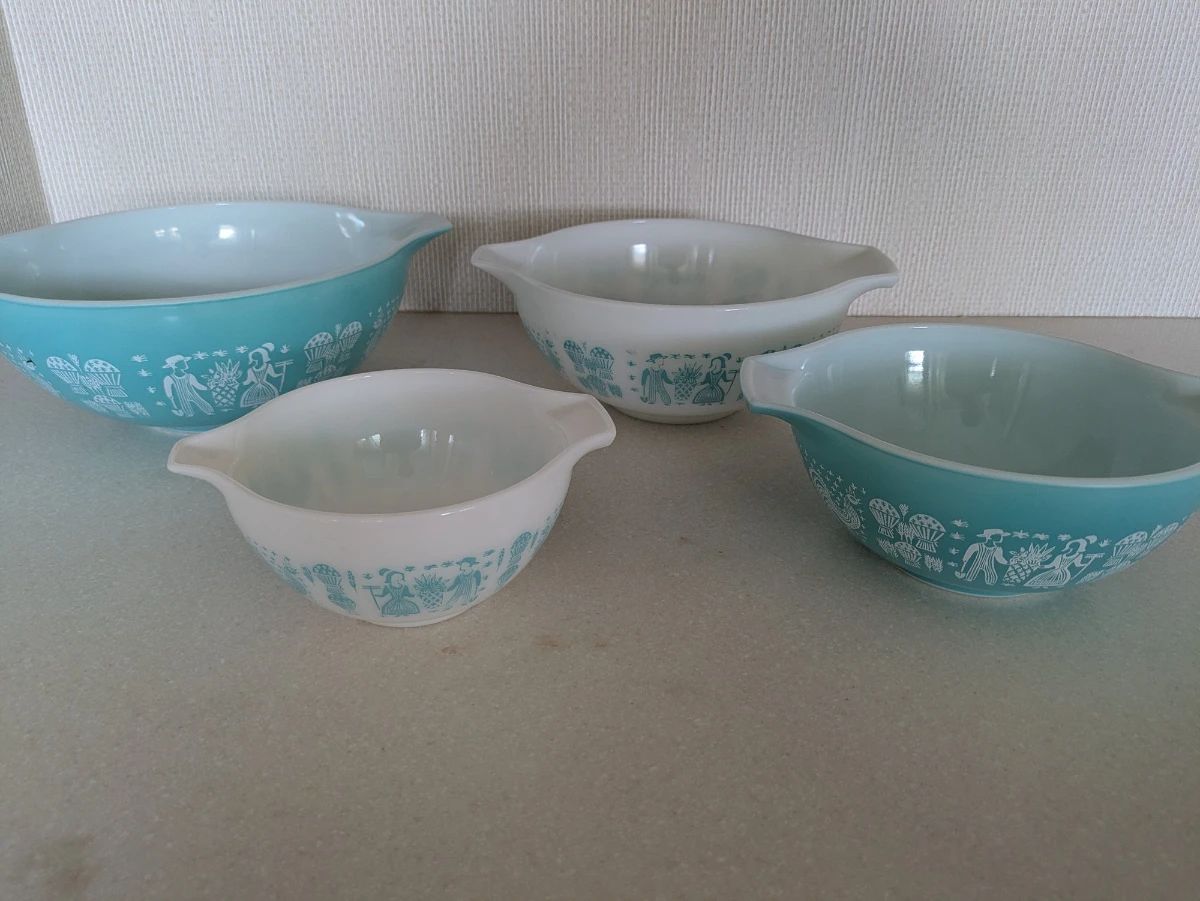 Amish Butterprint Pyrex
