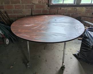 Round Table