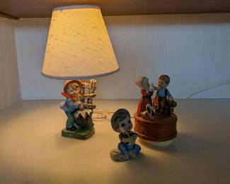 Figurines