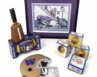 107 UniversityofWashingtonHuskiesFanMemorabiliaLot