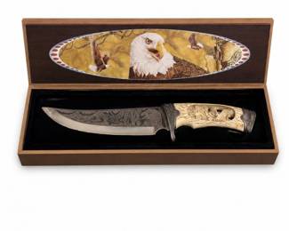 93 CollectorEagleEtchedFixedBladeKnifeGiftBoxSet