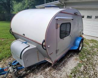2016 Tear Drop Camper with Kitchen and solar panels