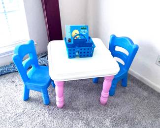 Little tykes table and chairs set