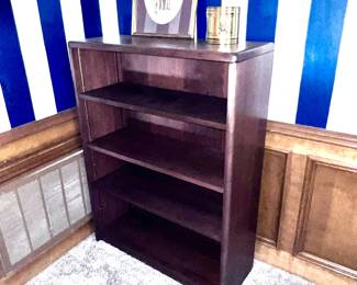 Solid wood bookshelf