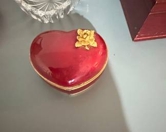 Red Heart Enamel Music Box with Gold Rose Embellishment