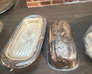 Vintage W.M. Rogers Silver Plated Butter Dish with Pineapple Finial and Glass Insert