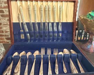 Wm. Rogers Mfg. Co. Silver-Plated Flatware Set in Wooden Case