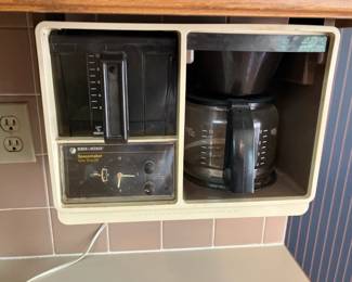 Vintage Black & Decker spacemaker coffee maker