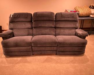 La-Z-Boy loveseat w reclining ends