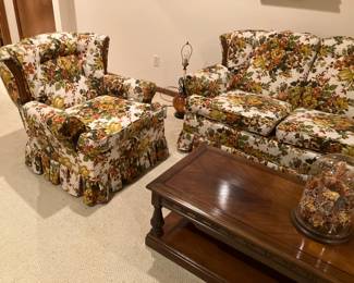 Vintage 1970's chair w floral upholstery