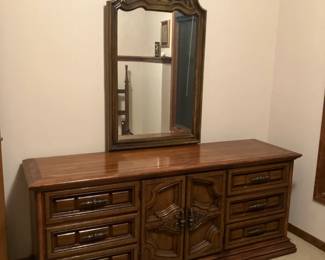 1960's dresser with mirror