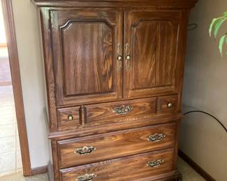 Gentleman's chest