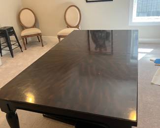 Dining table with 2 leaves