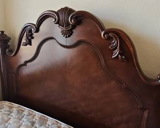 Traditional Queen Size Poster Bed Frame with Shell Motif