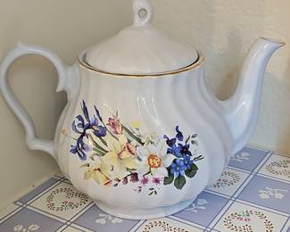 Rayware Housewares Floral Teapot