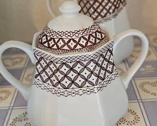 J&G Meakin Royal Staffordshire Liberty Wicker Creamer and Sugar Bowl Set