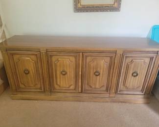 Buffet/credenza