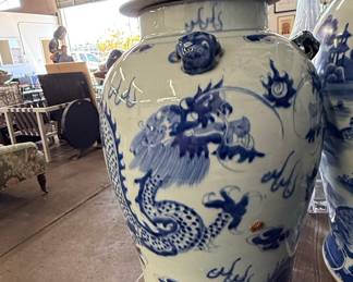 Vintage Chinoiserie Blue and White Porcelain Dragon Ginger Jar with Foo Dog Finial