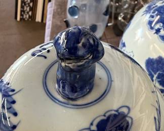Vintage Chinoiserie Blue and White Porcelain Dragon Ginger Jar with Foo Dog Finial